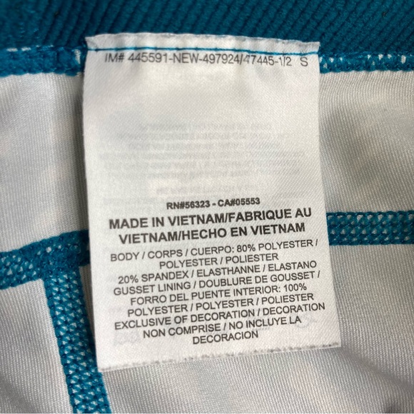 Nike Abstract Print Capri Legging Size Medium - Picture 4 of 8